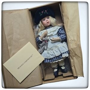 Vintage Boyds Collection Doll Leslie 14" Porcelain #4818